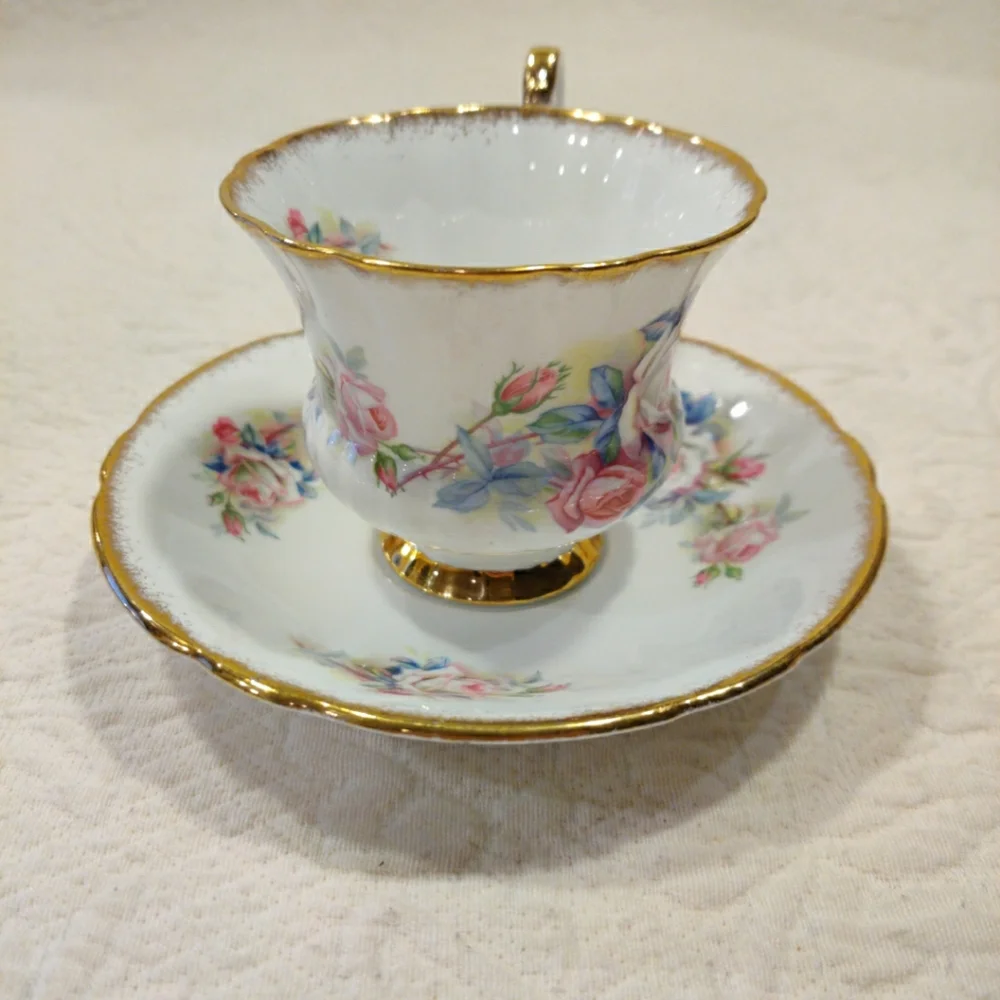 VTG Society Bone China Pink rose Floral Tea Cup & Saucer with Gold Trim - Picture 2 of 10